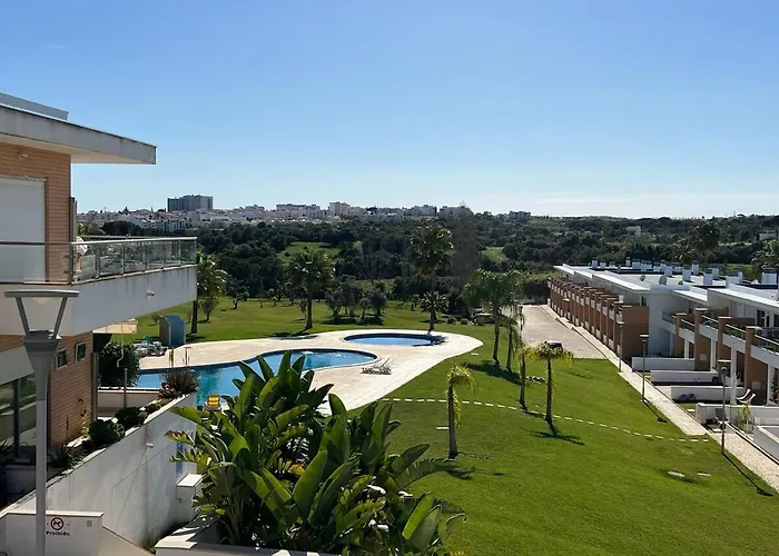 Vila Sun, Vila Branca
